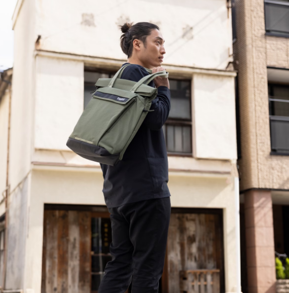 Сумка Portable THULE Paramount Crossbody Tote 22L PARATB-3116 (Чорний)