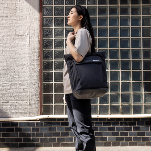 Сумка Portable THULE Paramount Crossbody Tote 22L PARATB-3116 (Чорний)