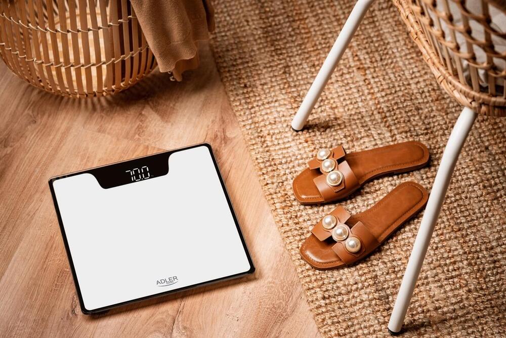 Ваги напольні Adler AD 8174 white електронні/ 180кг/ 2хААА/ автовимкнення (AD8174W)