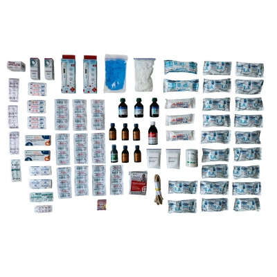 Автомобільна аптечка Poputchik 02-066-М