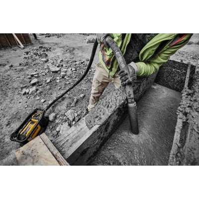 Вібратор глибинний DeWALT силовий POWERSHIFT Li-Ion 55V, безщітковий, 4.5 кг (без АКБ та ЗП) (DCPS32