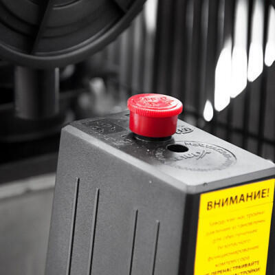 Компресор Sigma двоциліндровий ремінний 2.5кВт 335л/хв 10бар 50л (2 крана) (7044121)