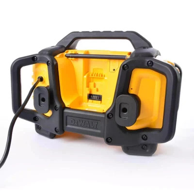 Зарядний пристрій для акумуляторів інструменту DeWALT з радіоприймачем 18V, 54V XR, час зарядки 140 хв, вага 7.2 кг (DCR027)